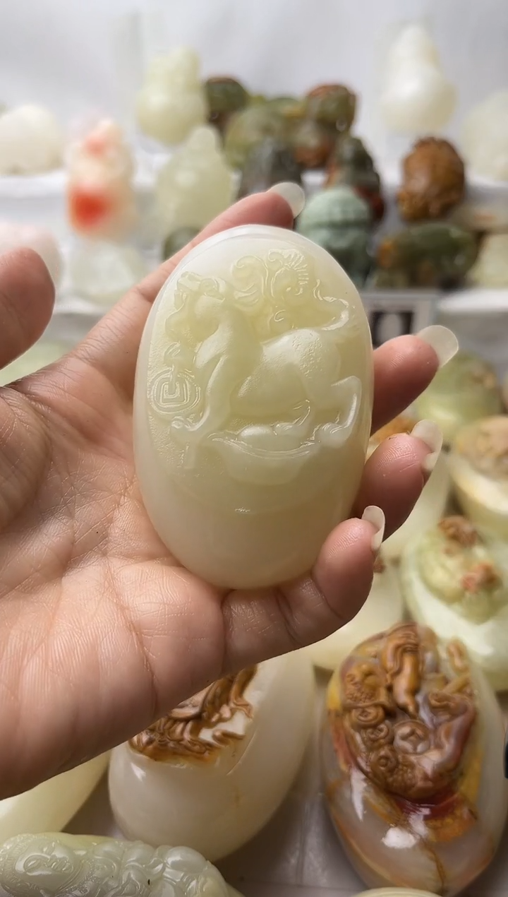 石材方解石手把件不退换狗