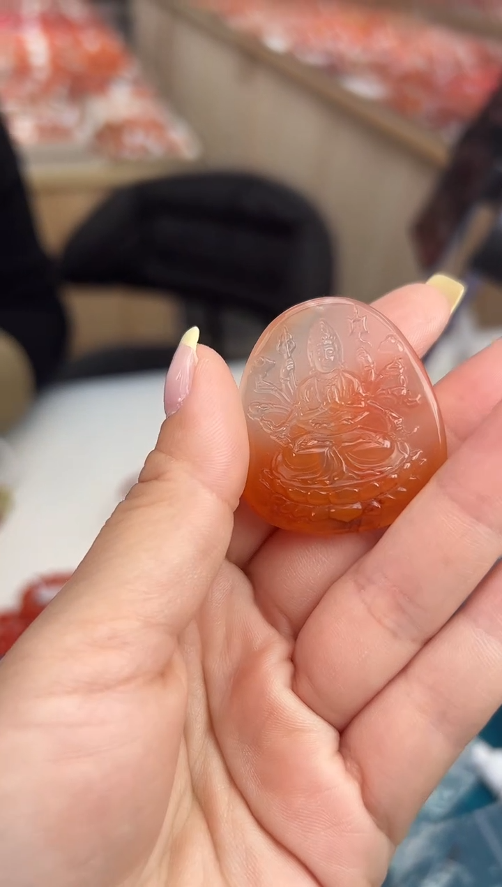 【闪购商品】南红玛瑙吊坠未镶嵌多样发其一/