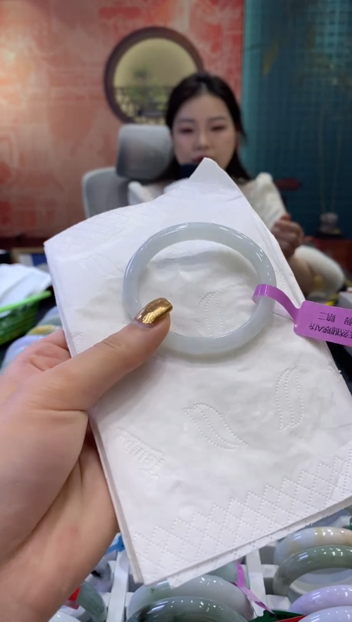 【闪购商品】翡翠手镯未镶嵌多人03980