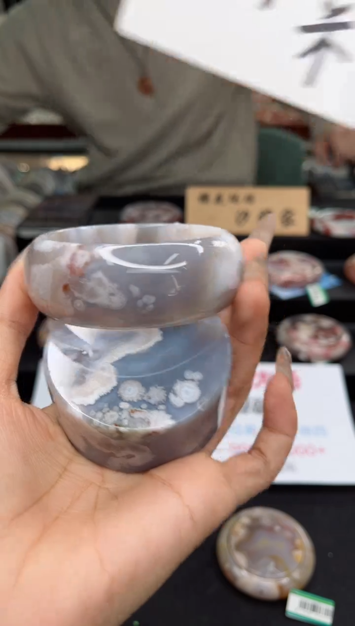 【闪购商品】石英质玉手镯未镶嵌61圈口（不退不换）1650481