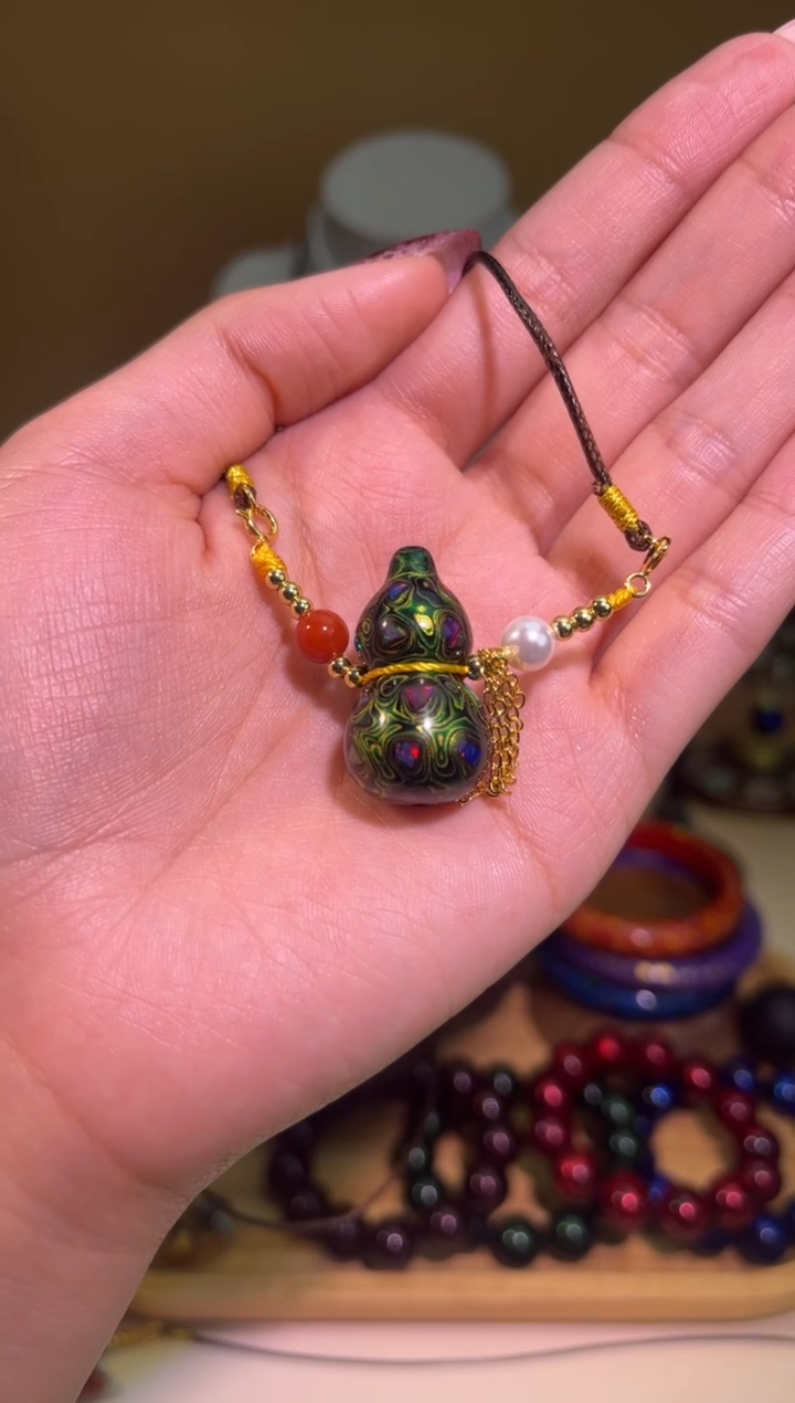 榕城大漆晕金绿葫芦珠吊坠