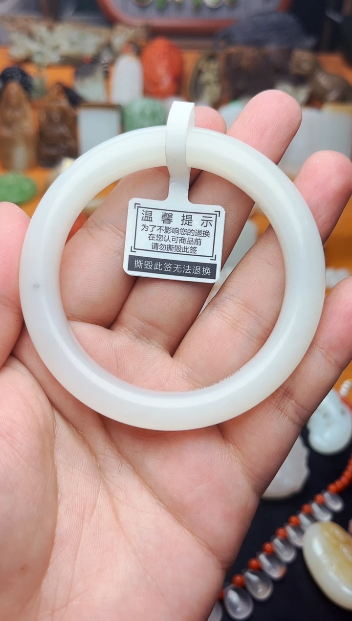 【闪购商品】和田玉手镯未镶嵌56.8圈口 01