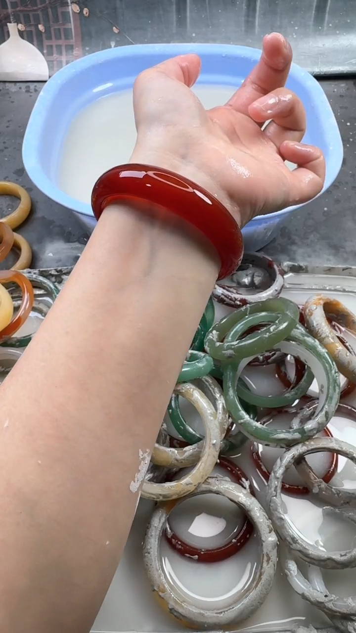 【闪购商品】石英质玉手镯未镶嵌68 6160