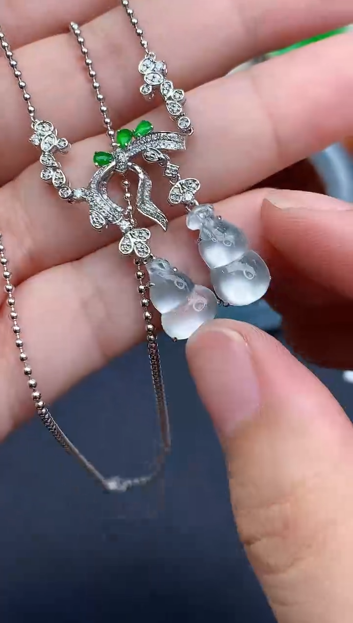 颈饰18K金镶嵌翡翠580-中国好珍宝