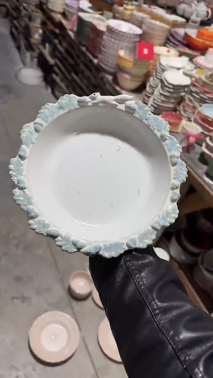 陶瓷浮雕草帽深盘微瑕 凑满20元包邮