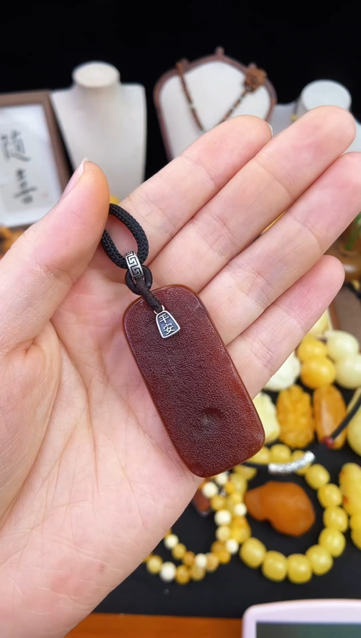 琥珀未镶嵌珠宝奇石柒月