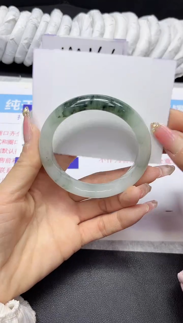 【闪购商品】石英质玉手镯未镶嵌158