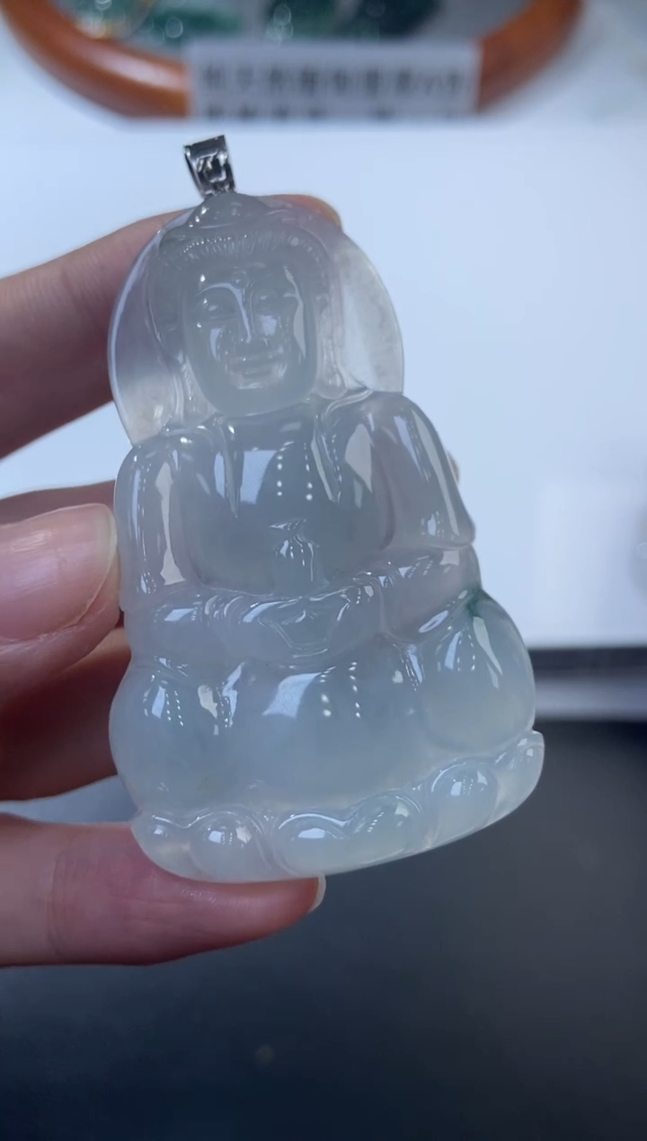 18K金镶嵌挂件翡翠中***周372632     多人 
