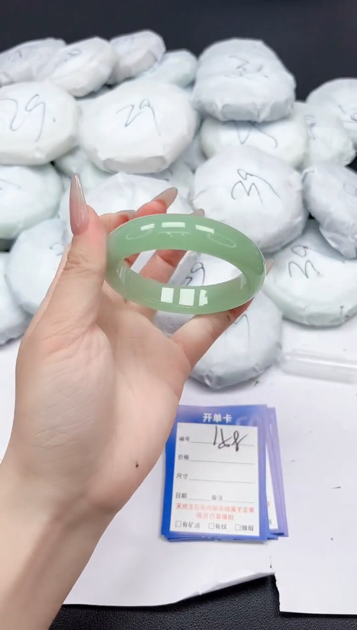 未镶嵌手镯石英质玉158/54