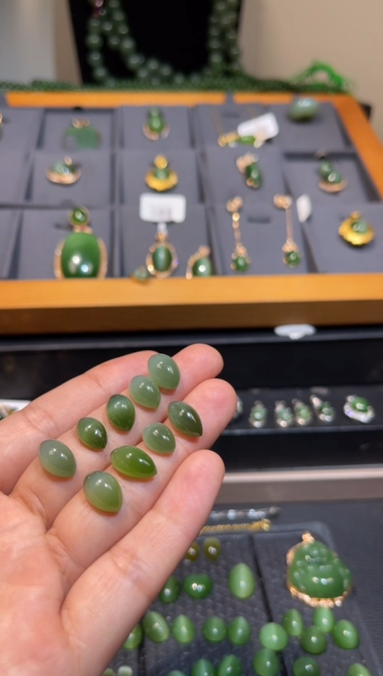 【闪购商品】和田玉未镶嵌碧玉猫眼裸石多样性发一