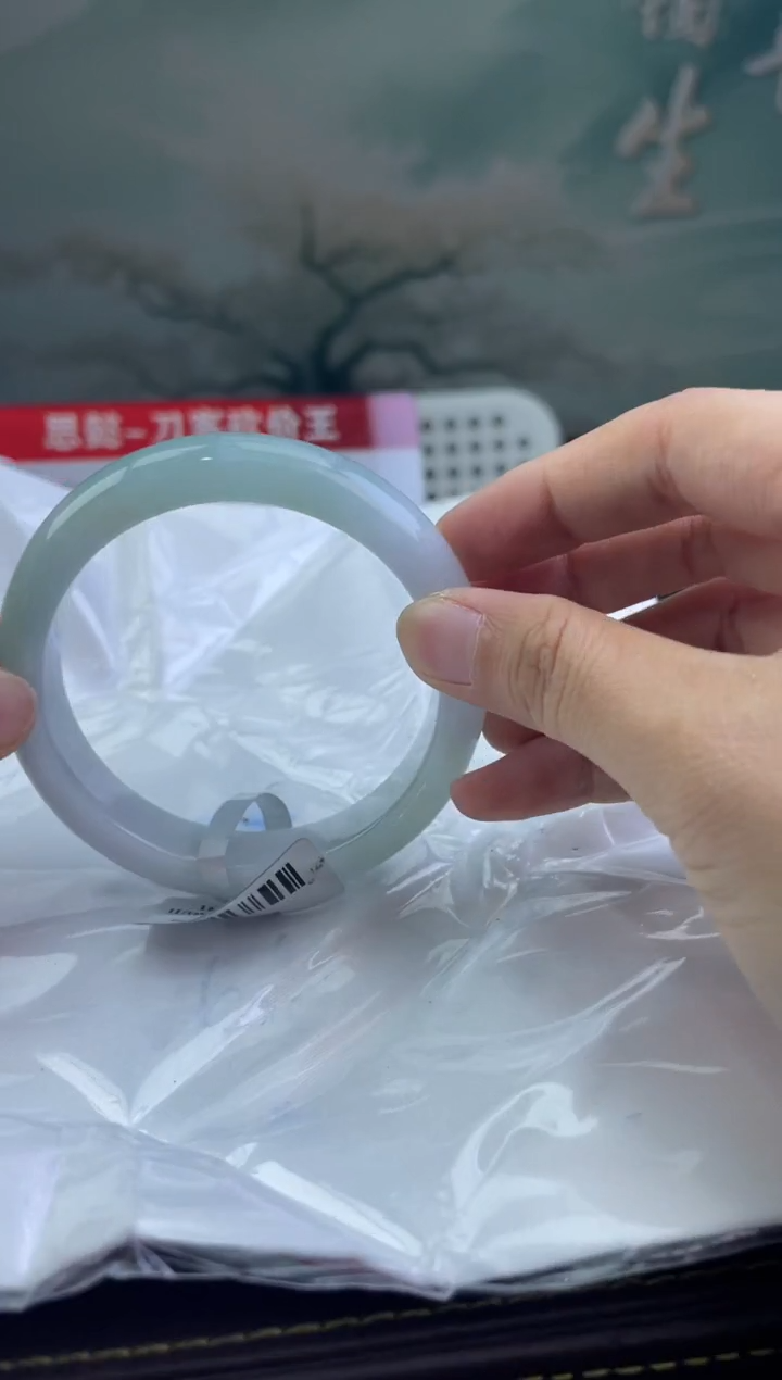 翡翠手镯未镶嵌7翡翠手镯