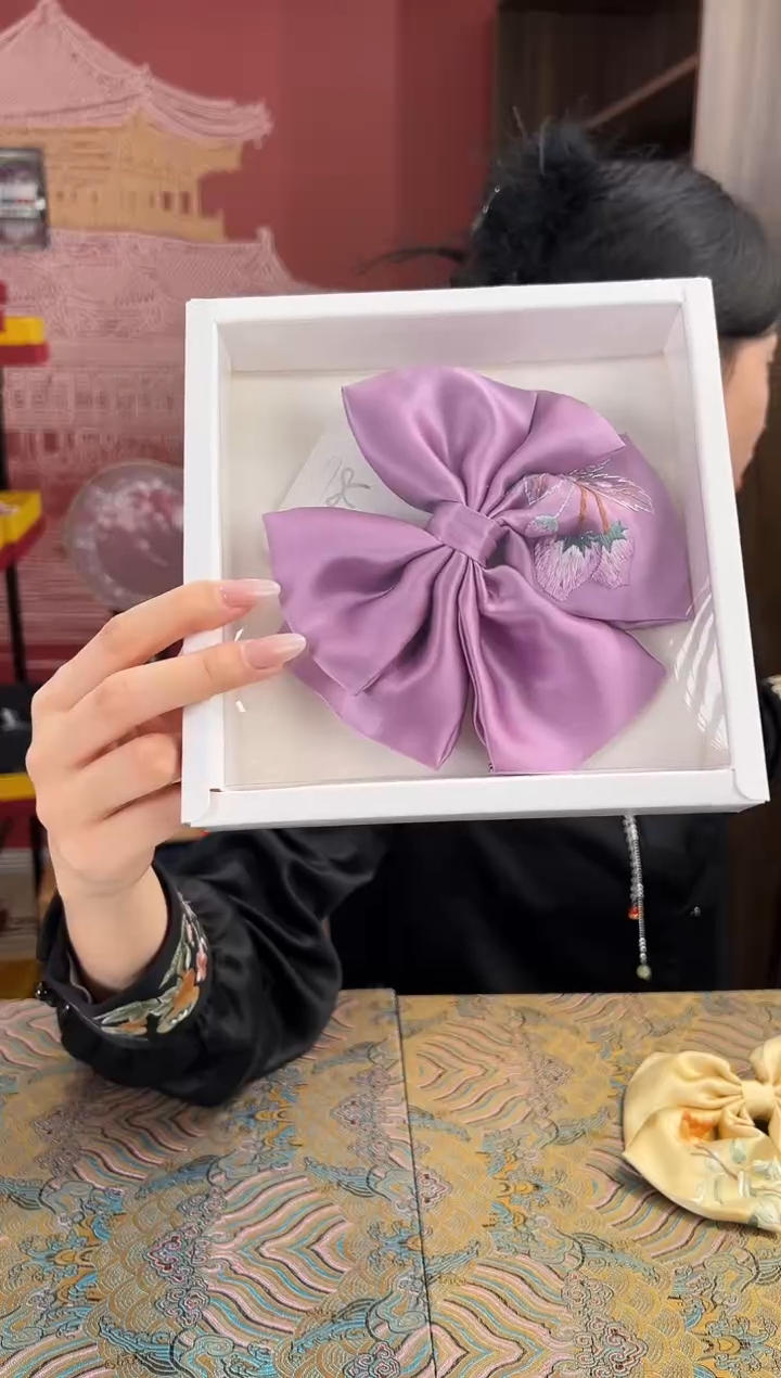 【闪购商品】刺绣苏绣桑蚕丝手工绣刺绣弹簧夹