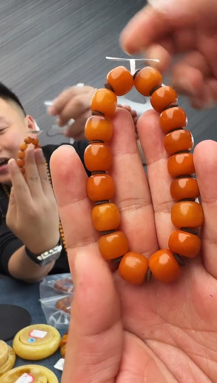 蜜蜡未镶嵌珠宝奇石假一罚十19，12多样性发其一