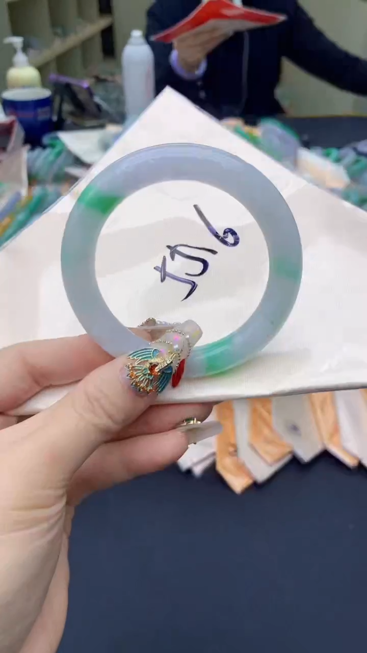 【闪购商品】翡翠手镯未镶嵌0043480312