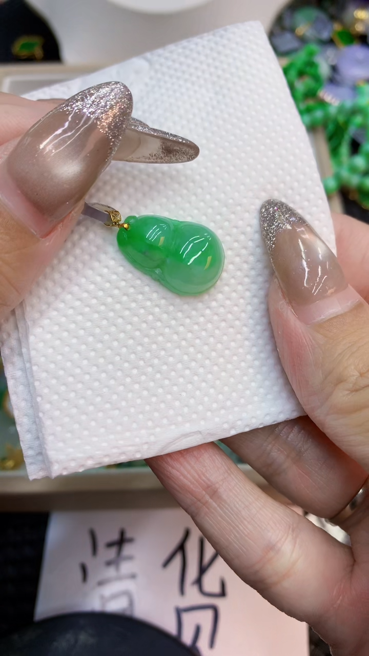 颈饰未镶嵌翡翠1