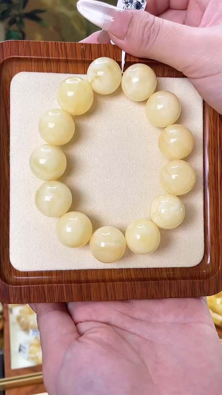 【闪购商品】蜜蜡裸石未镶嵌手串
