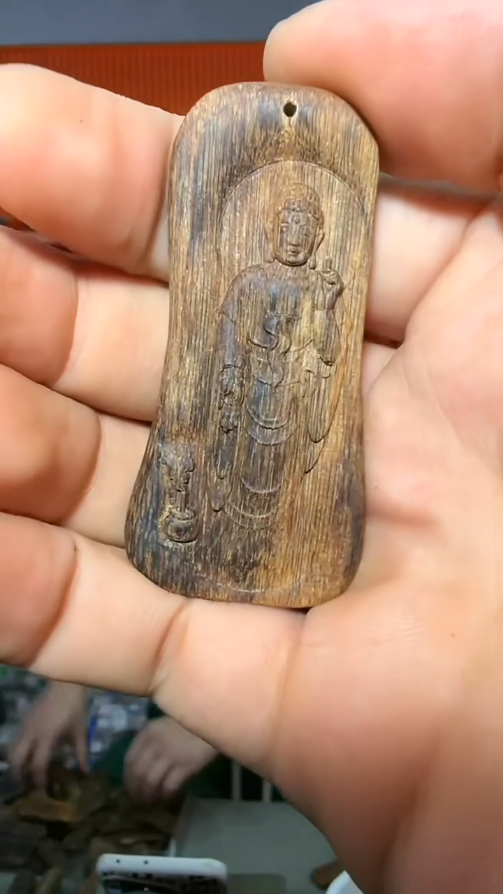 沉香吊坠141号红土双面雕菩萨多样性发一