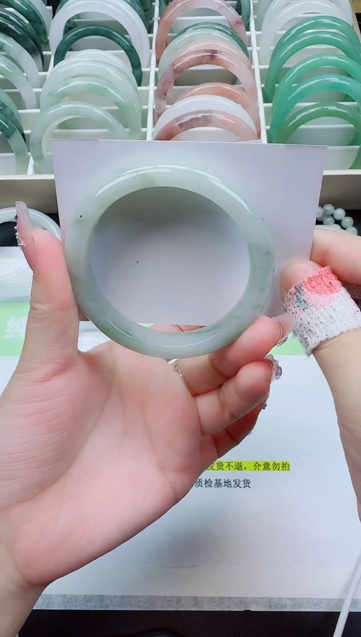 【闪购商品】石英质玉手镯未镶嵌23/56-57圈