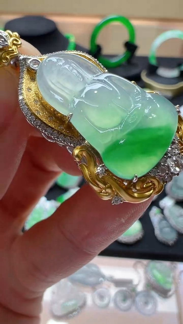 【闪购商品】翡翠吊坠(不含链)18K金镶嵌多样性发货拍一发一
