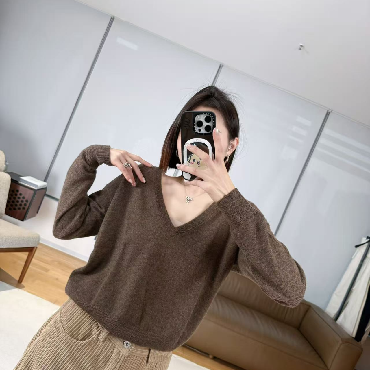 黑咖双色V领毛衣 YS820