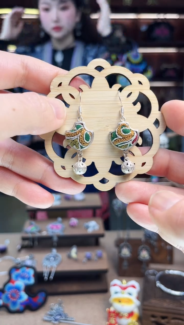 【闪购商品】织绣1798黔东南苗族刺绣