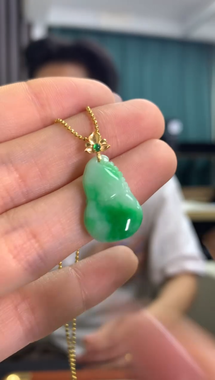 吊坠(不含链)18K金镶嵌翡翠葫芦