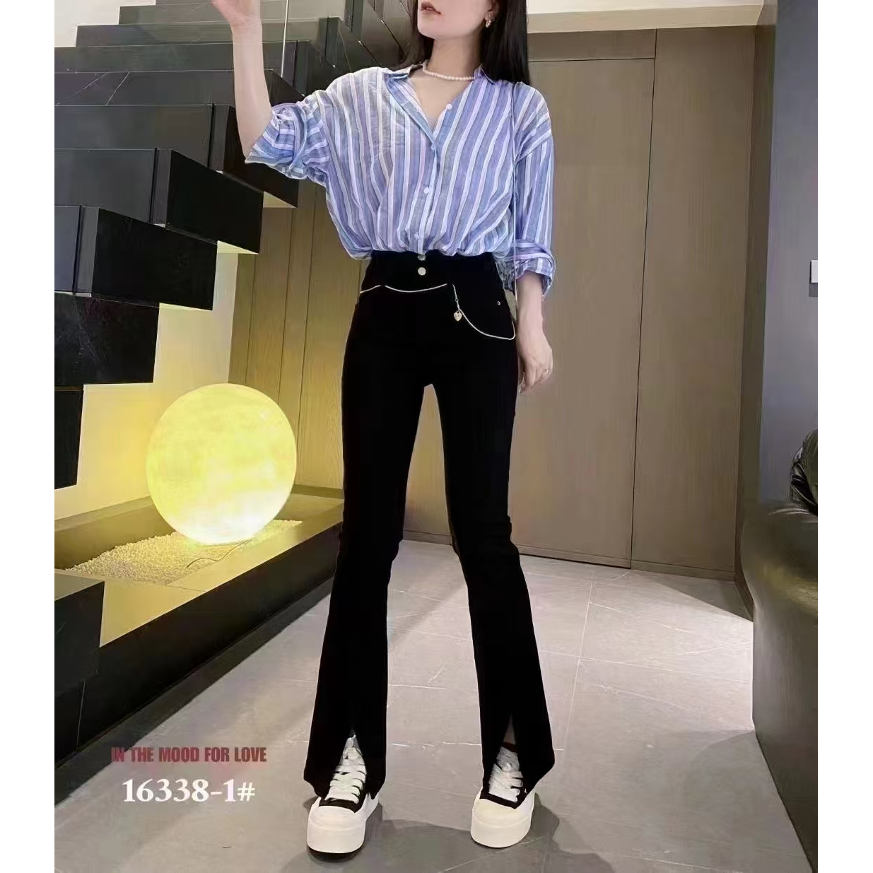 16338-开叉微喇牛仔裤女秋季新款显瘦高级感喇叭裤