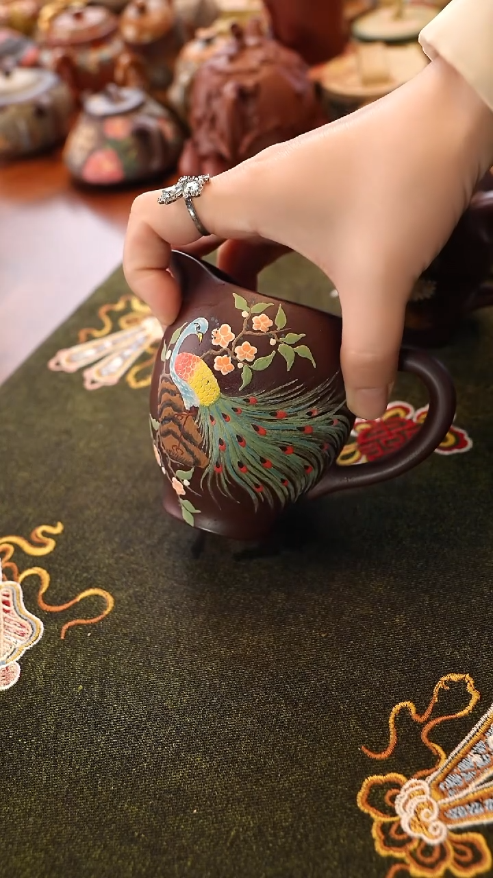 茶壶紫砂孔雀公道