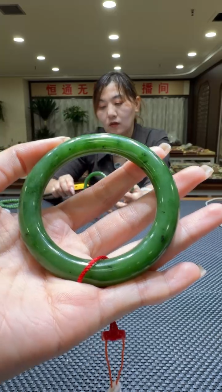 颈饰未镶嵌和田玉手镯58