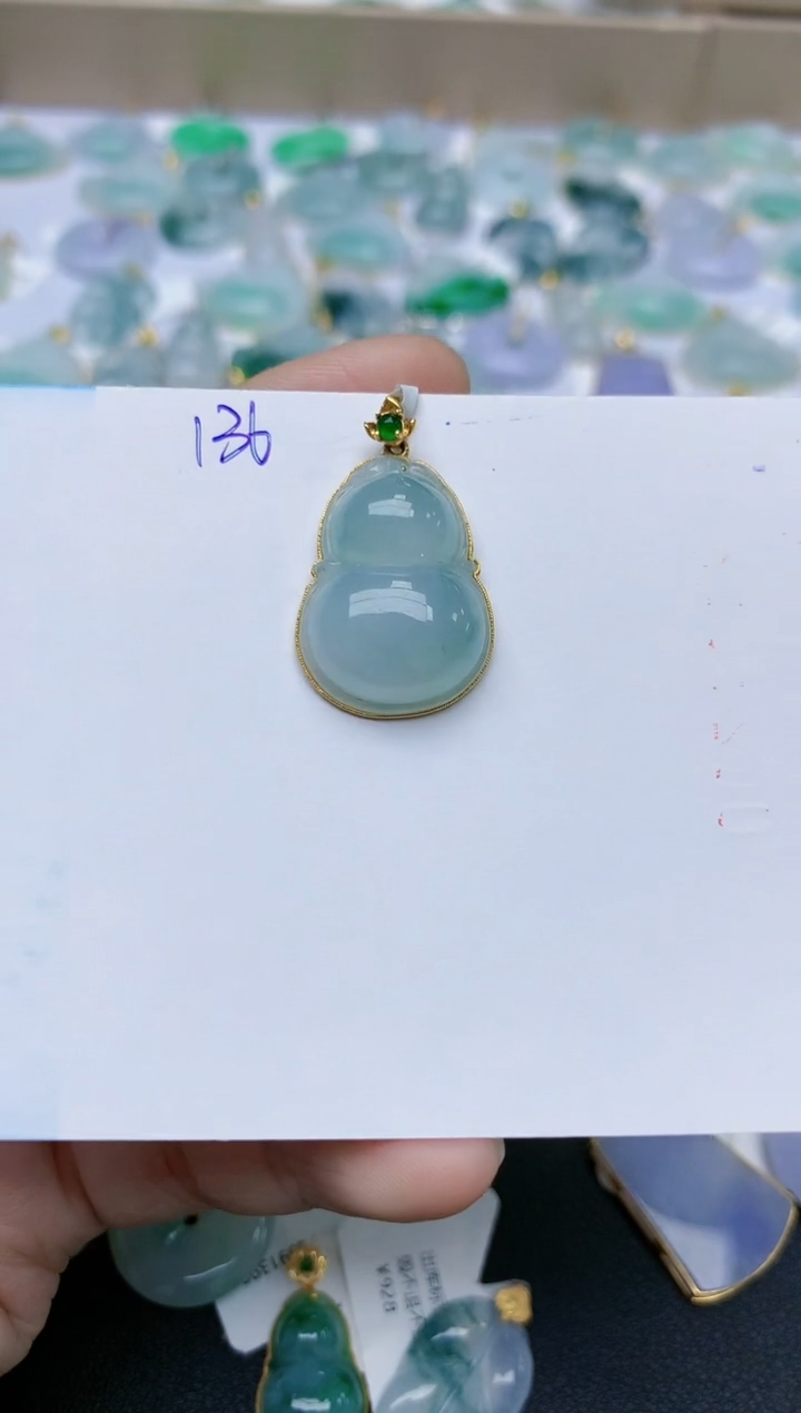 【闪购商品】翡翠颈饰18K金镶嵌天然翡翠A货    136