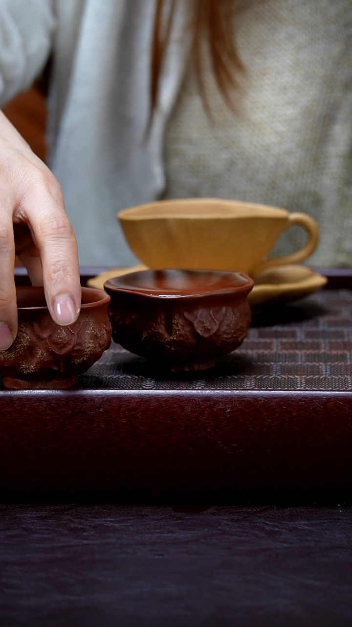 【闪购商品】张月朱泥《荷叶杯》