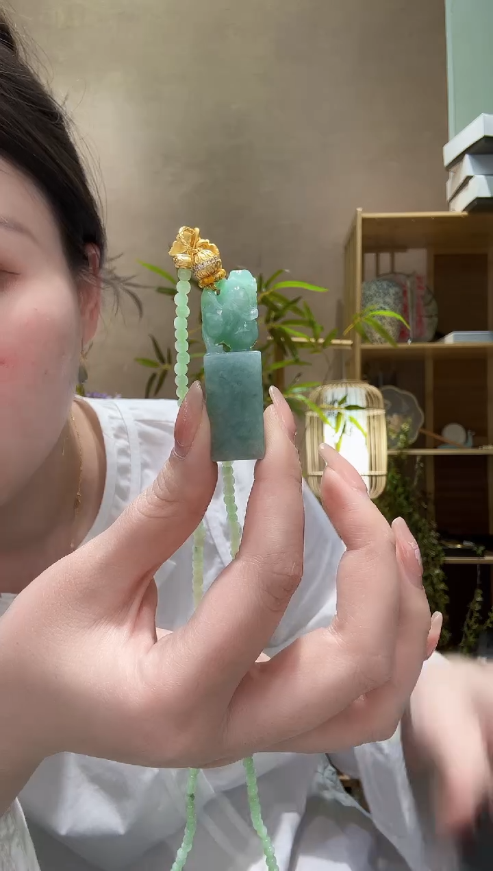 翡翠未镶嵌颈饰吊坠