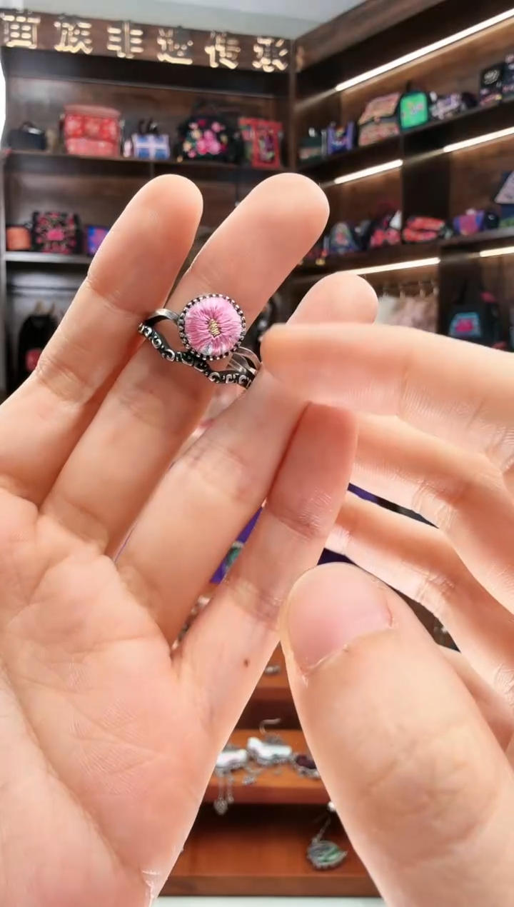 【闪购商品】织绣127蚩梦苗族古绣