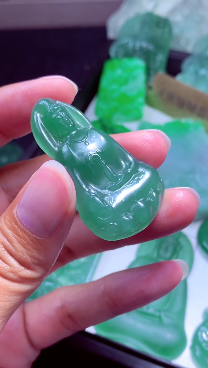 未镶嵌定制翡翠抽****嗽天然缅甸翡翠A货 基地发货多样性发货其一