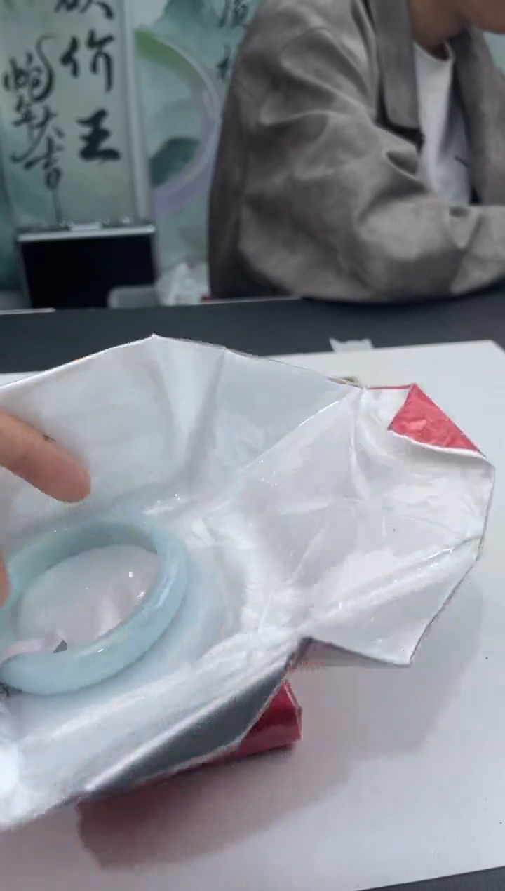 翡翠未镶嵌手镯1翡翠手镯