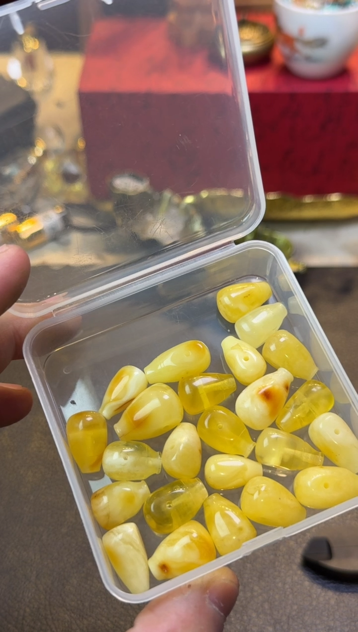 【闪购商品】蜜蜡裸石未镶嵌蜜蜡白蜡三通1.6左右发其一