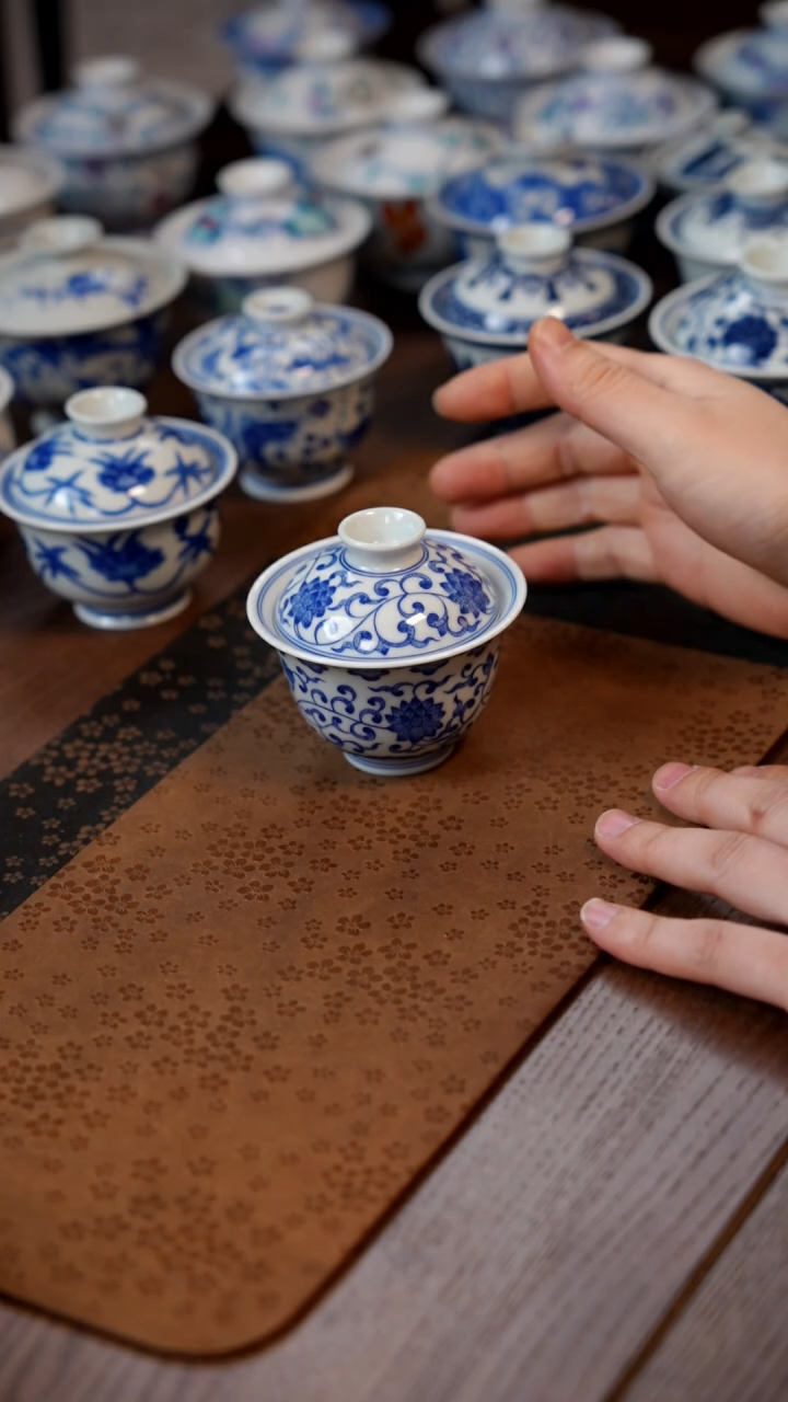 【闪购商品】120缠枝盖碗11111111