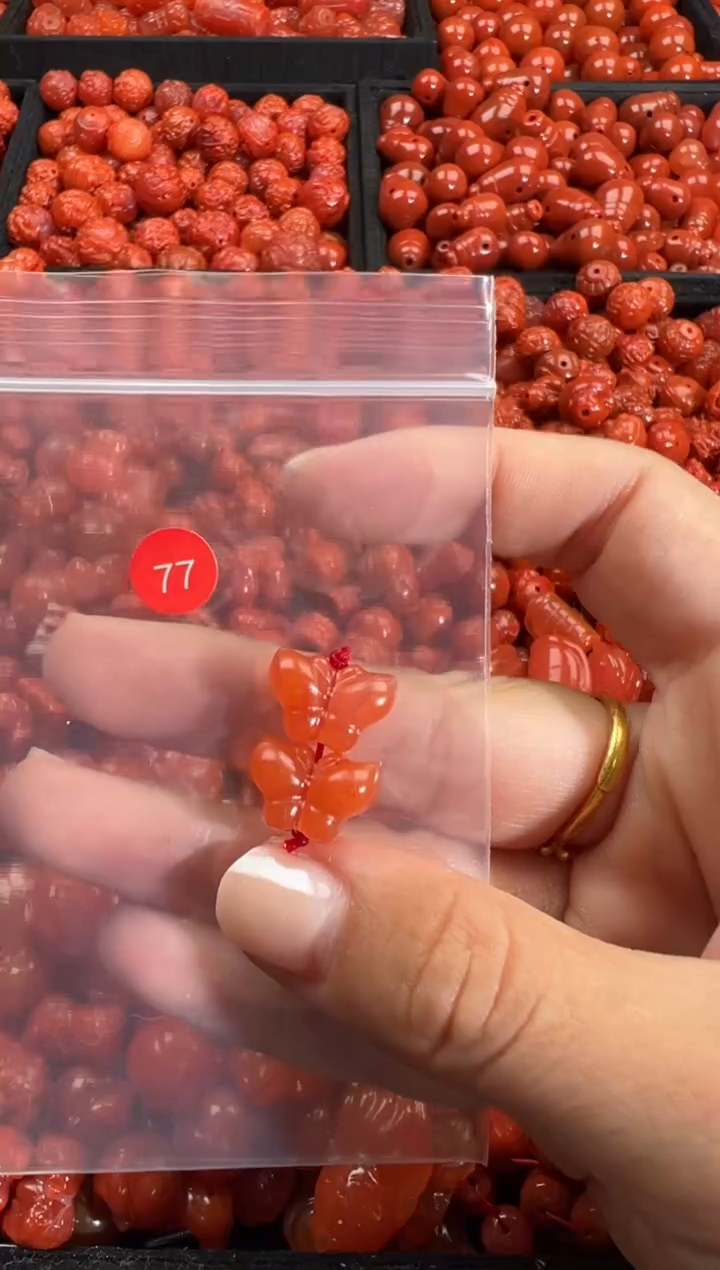 颈饰未镶嵌南红玛瑙1