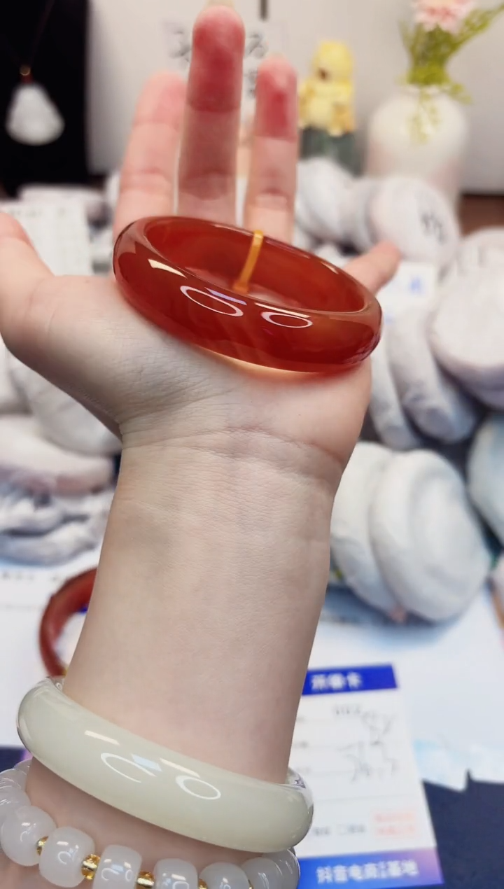 【闪购商品】石英质玉手镯未镶嵌2-玛瑙-圈口56