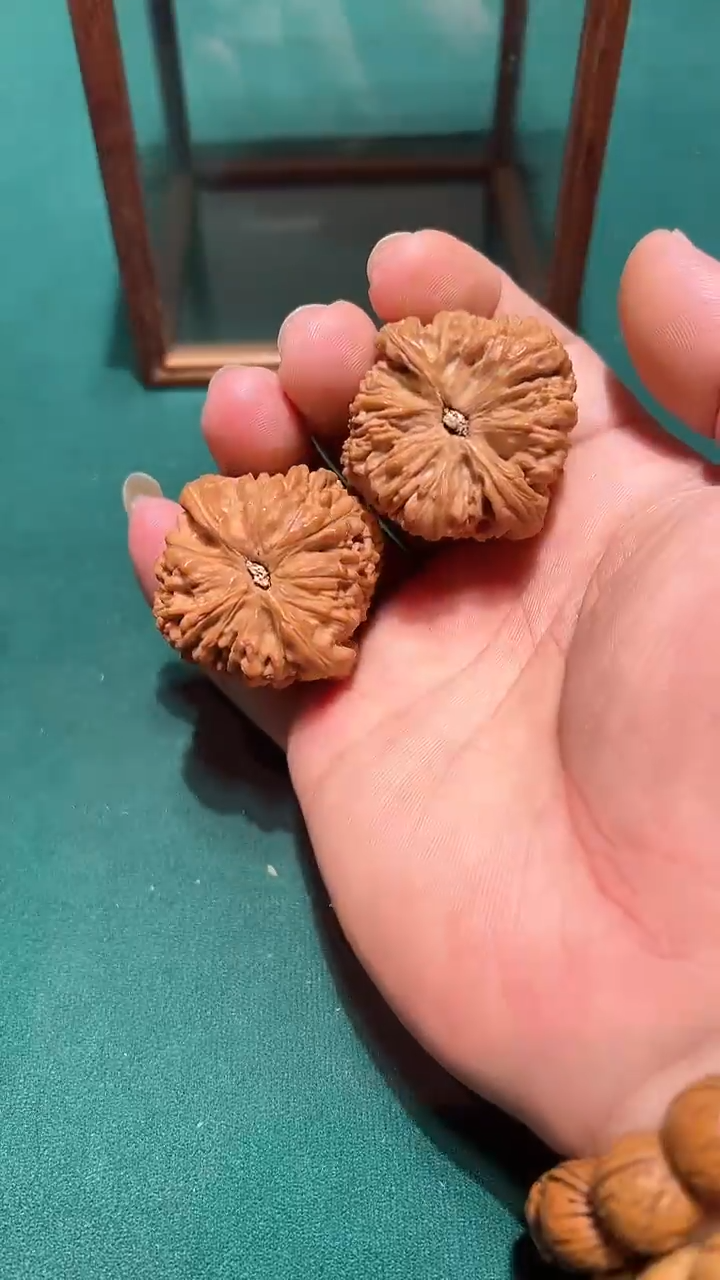 【闪购商品】文玩核桃把件南疆 42尺全品