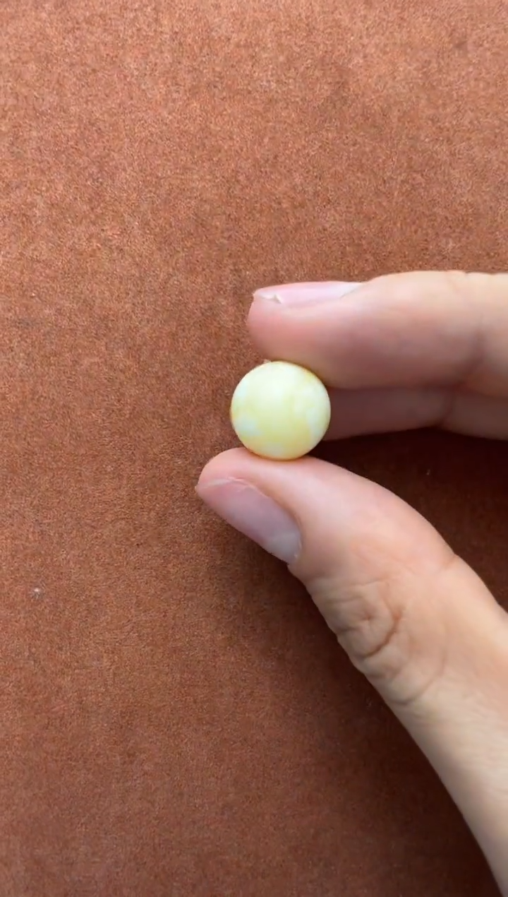 【闪购商品】蜜蜡裸石未镶嵌俄料圆珠12+mm