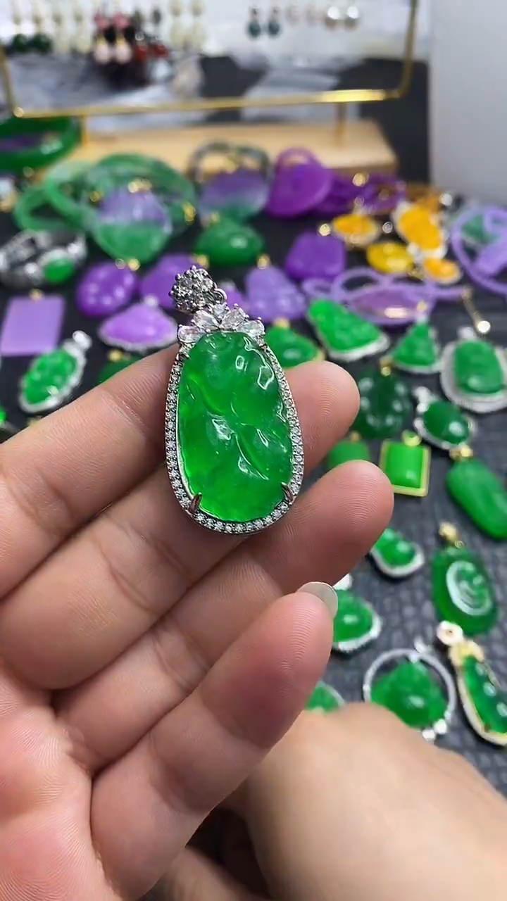 颈饰银S925镶嵌翡翠S011