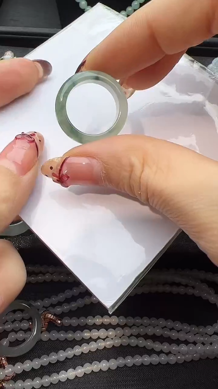 未镶嵌戒圈翡翠戒圈