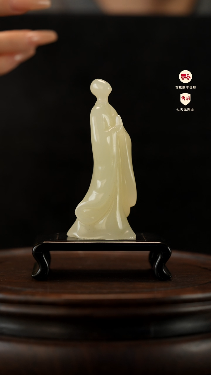 云南石竹叶青雕刻：无相