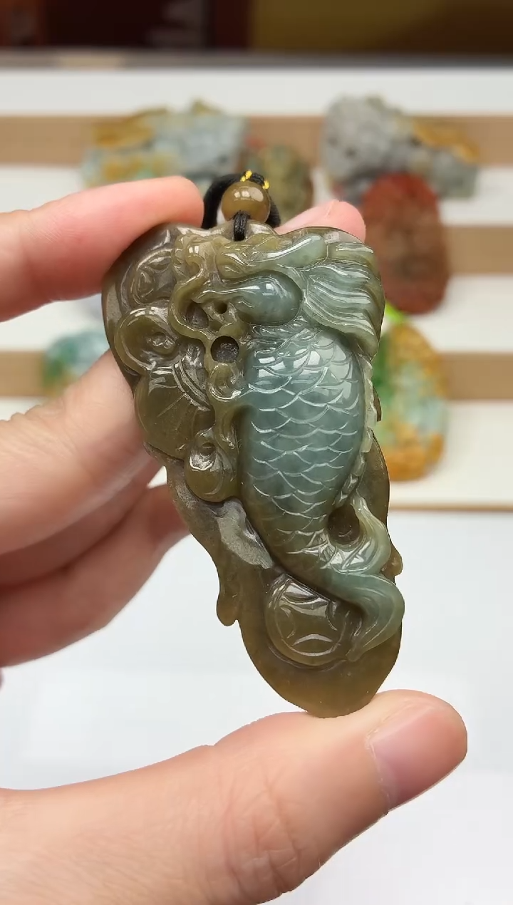 颈饰未镶嵌翡翠牌子