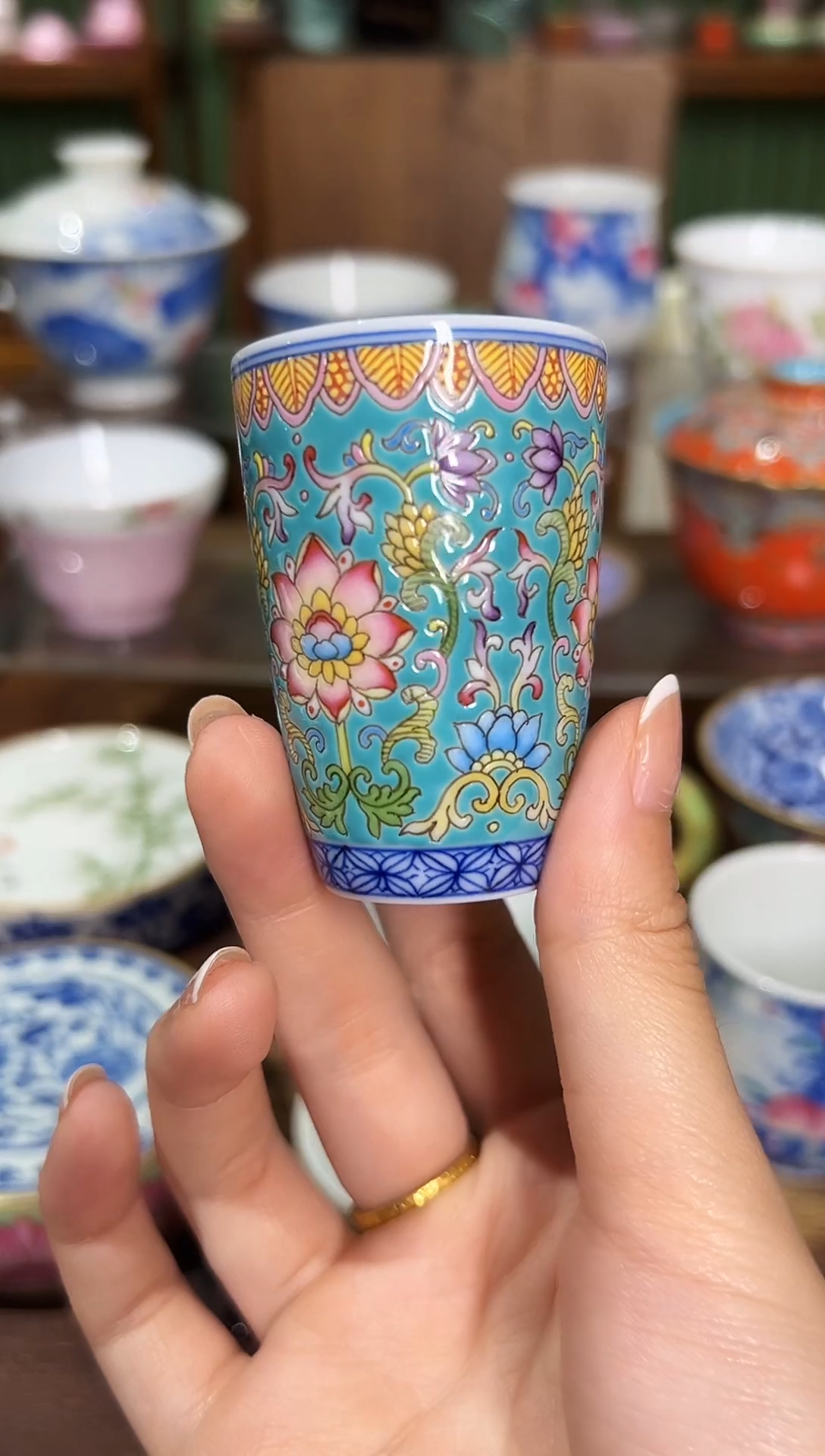 景德镇手绘珐琅彩闻香杯子