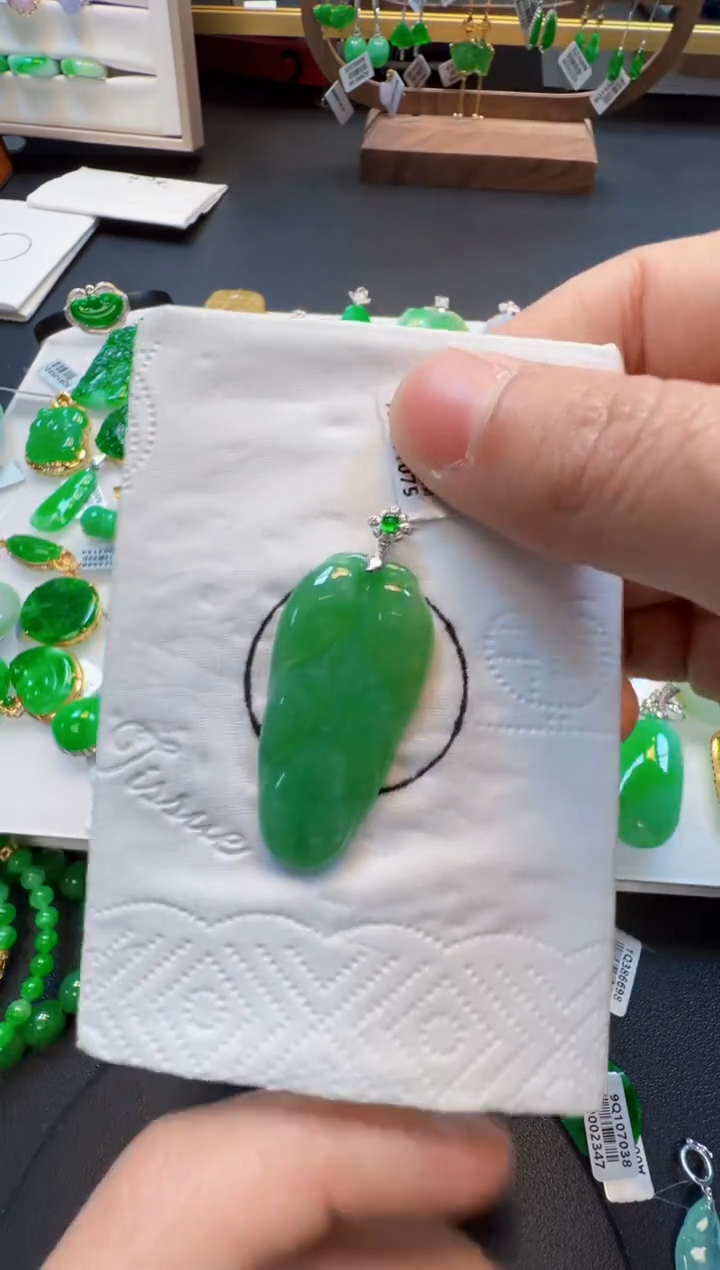 【闪购商品】定制翡翠18K金镶嵌1580元