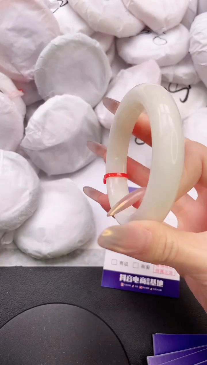 【闪购商品】和田玉手镯未镶嵌6K368-60