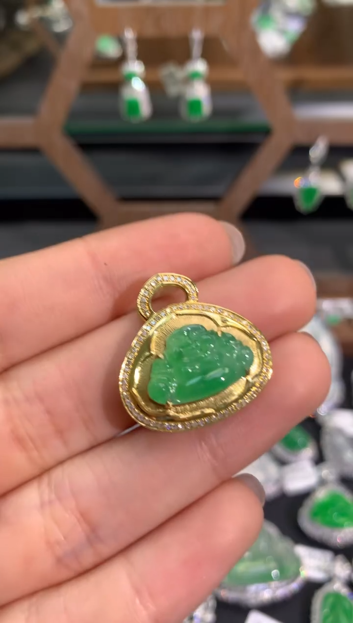 【闪购商品】翡翠吊坠(不含链)18K金镶嵌吊坠