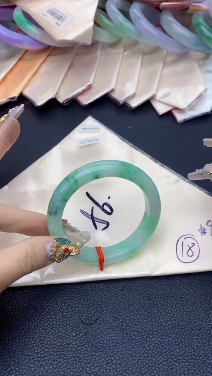 【闪购商品】翡翠手镯未镶嵌0431019586